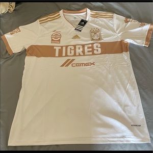 Tigres Uanl Jersey XL, Fits more like a large.